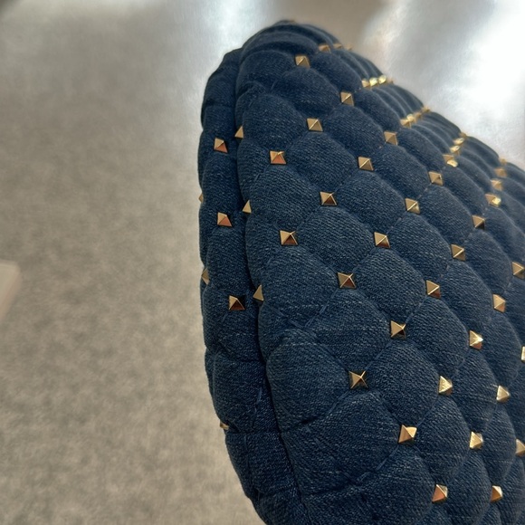 VALENTINO GARAVANI
Small Rockstud Spike Hobo Bag - Picture 13 of 16